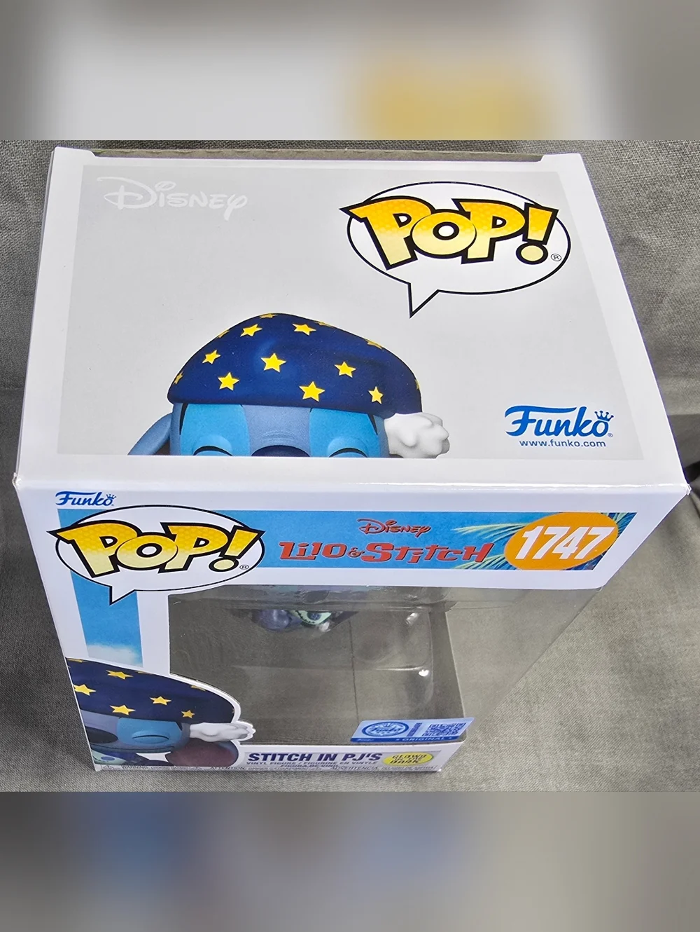 Funko Pop! Vinyl: Stitch PJ's Exclusive Funko Pop # 1747 (Nib) With Protector - Picture 5 of 8